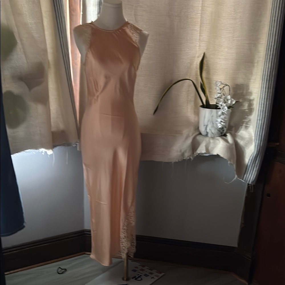 Elegant Peach Sleeveless Dress